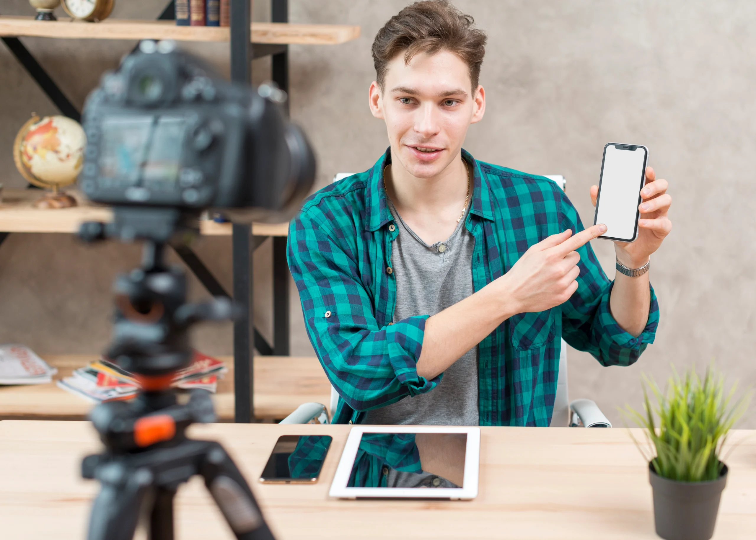 tech-vlogger